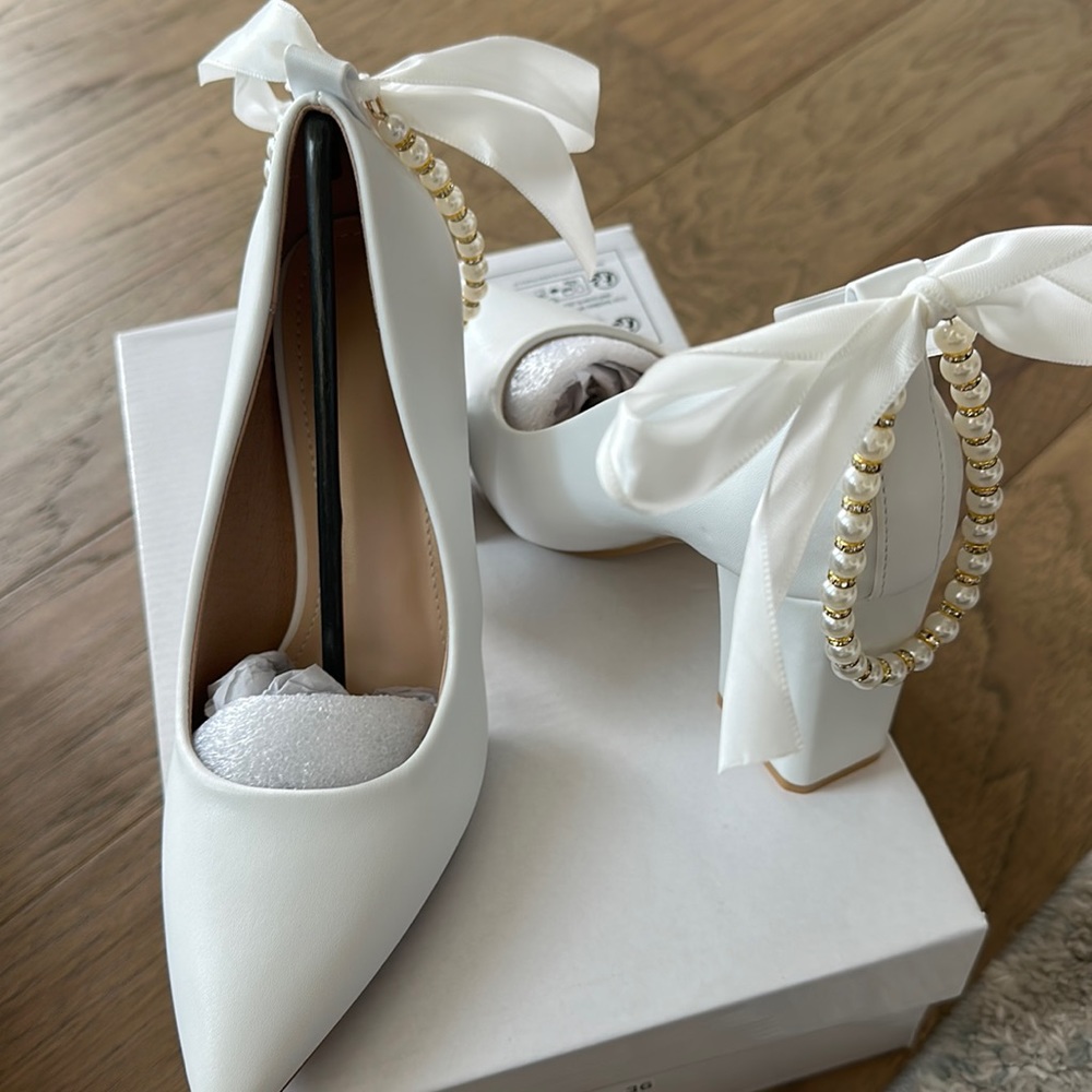 White block heel with beautiful pearl and gold detail